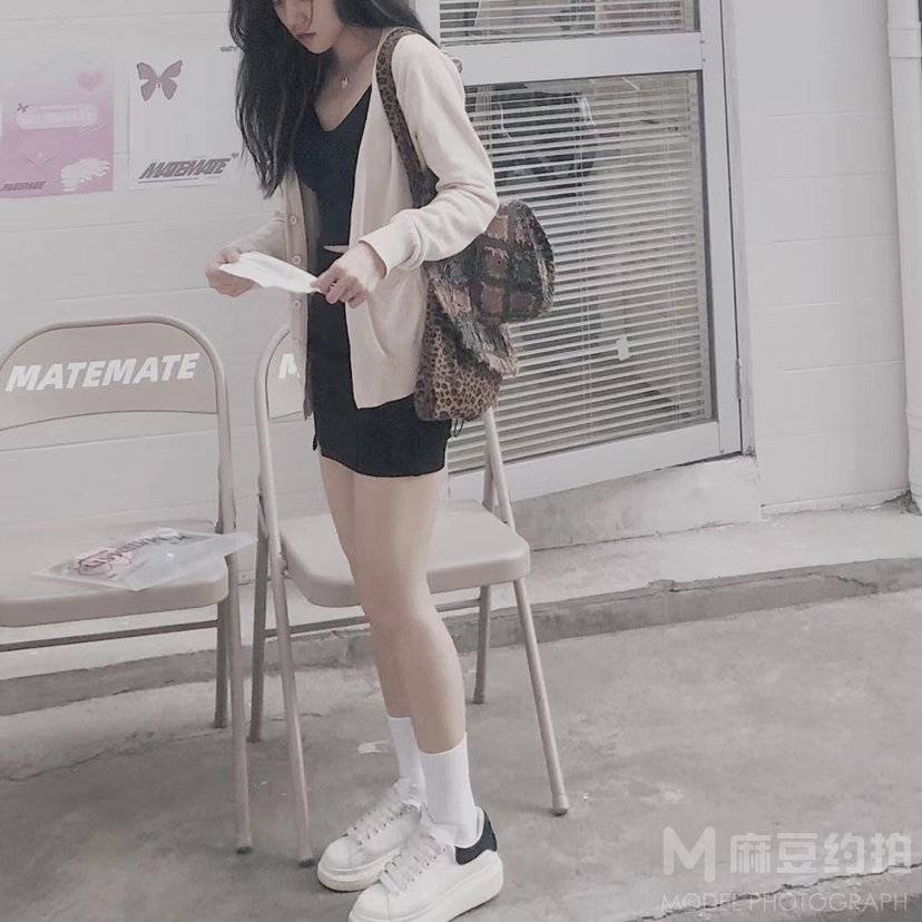 黑白模特