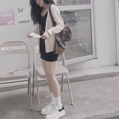 黑白模特