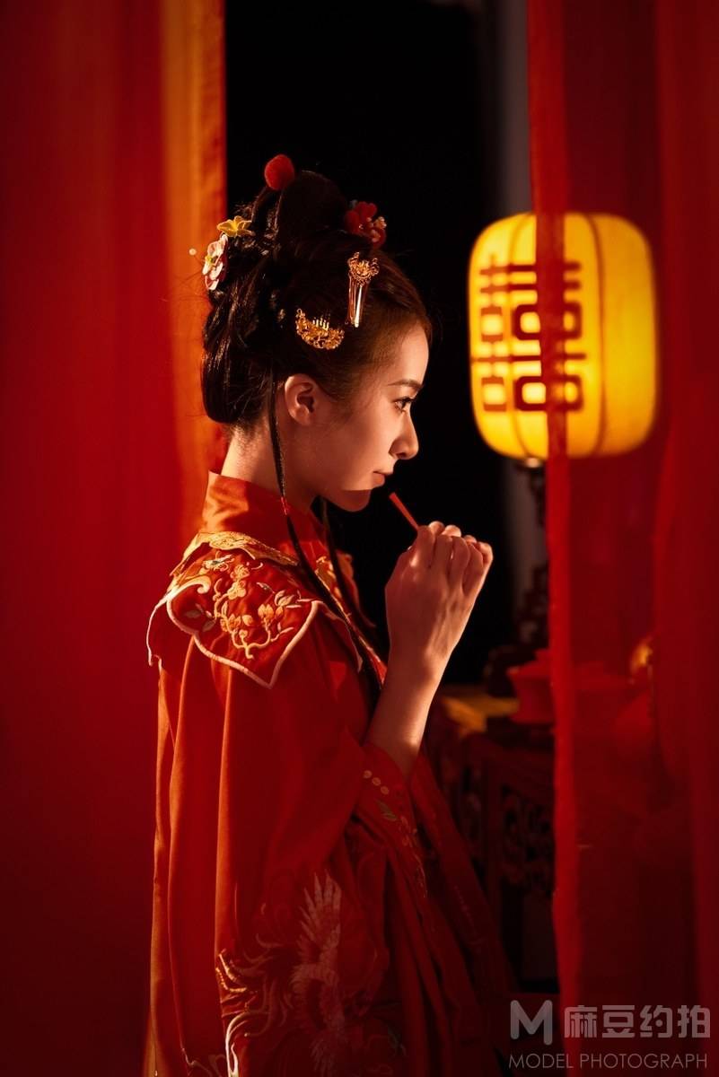 情绪模特