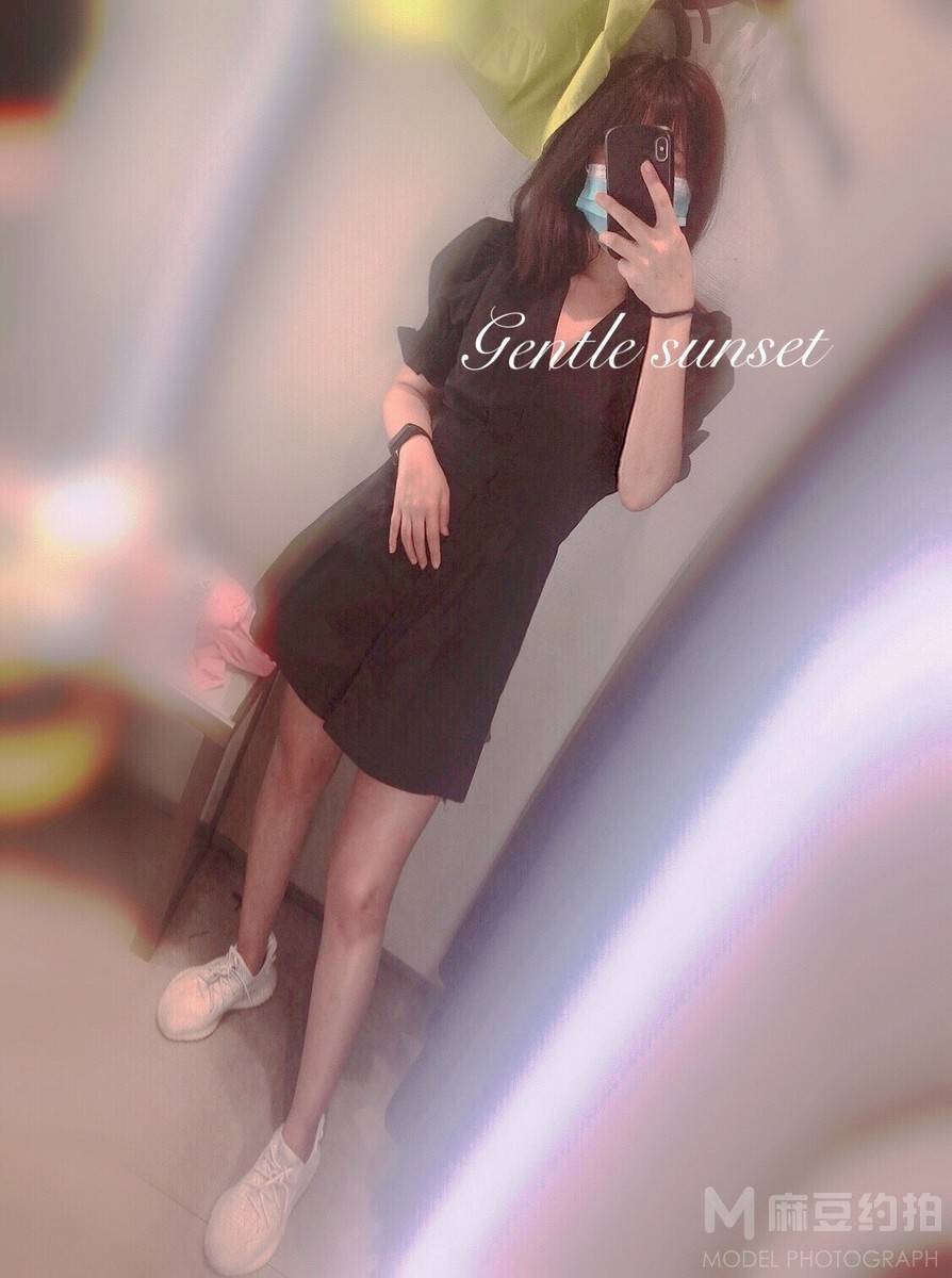 黑白模特