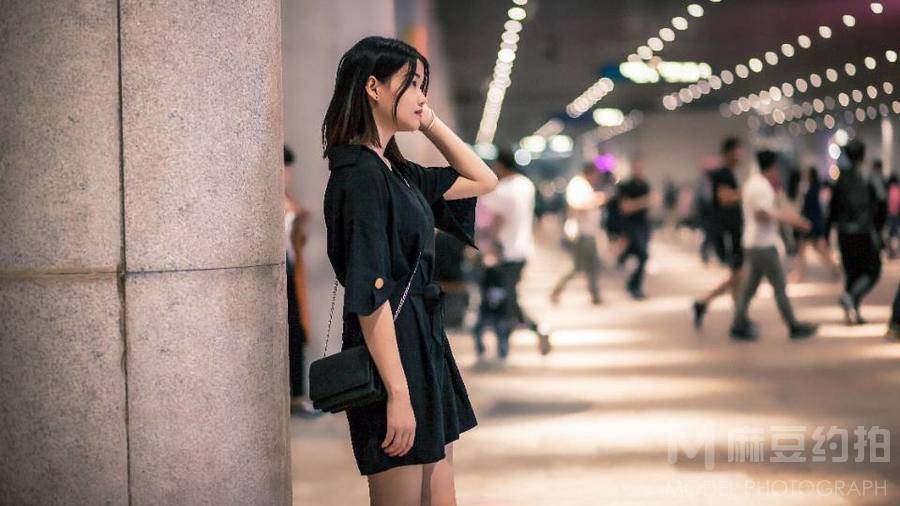 情绪模特