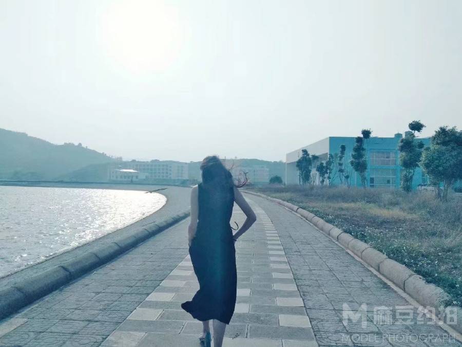 黑白模特