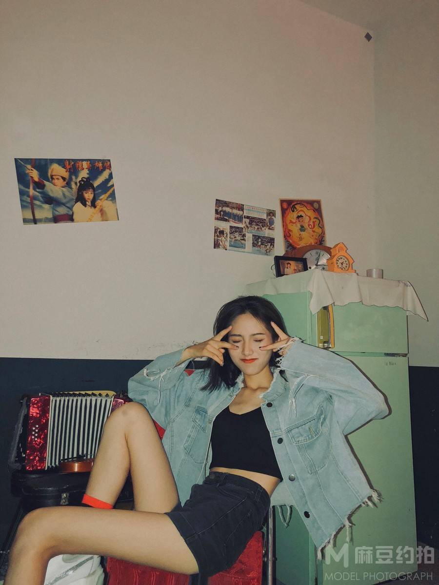 情绪模特