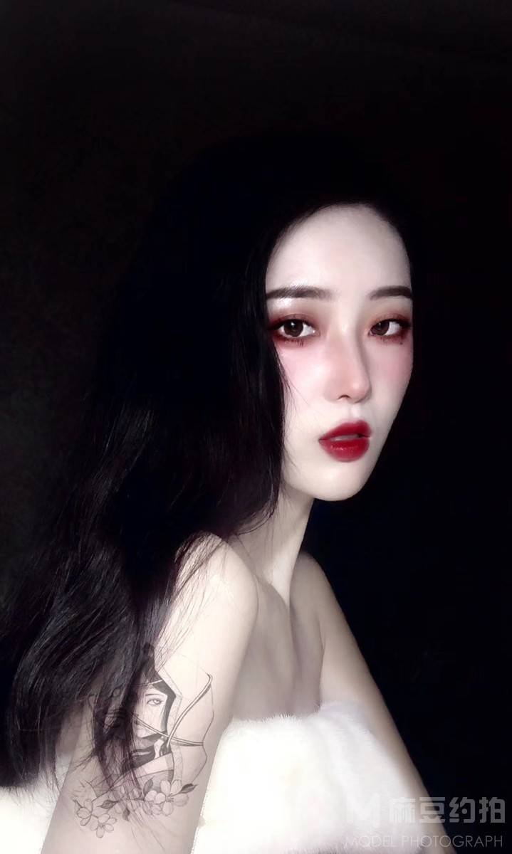 妆容模特