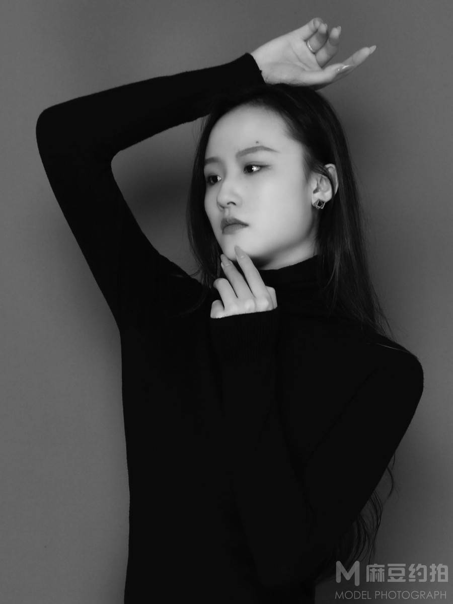 黑白模特