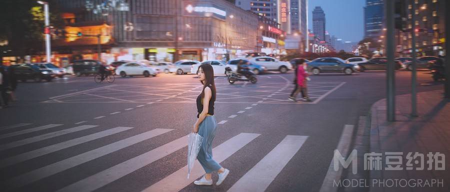 夜景模特