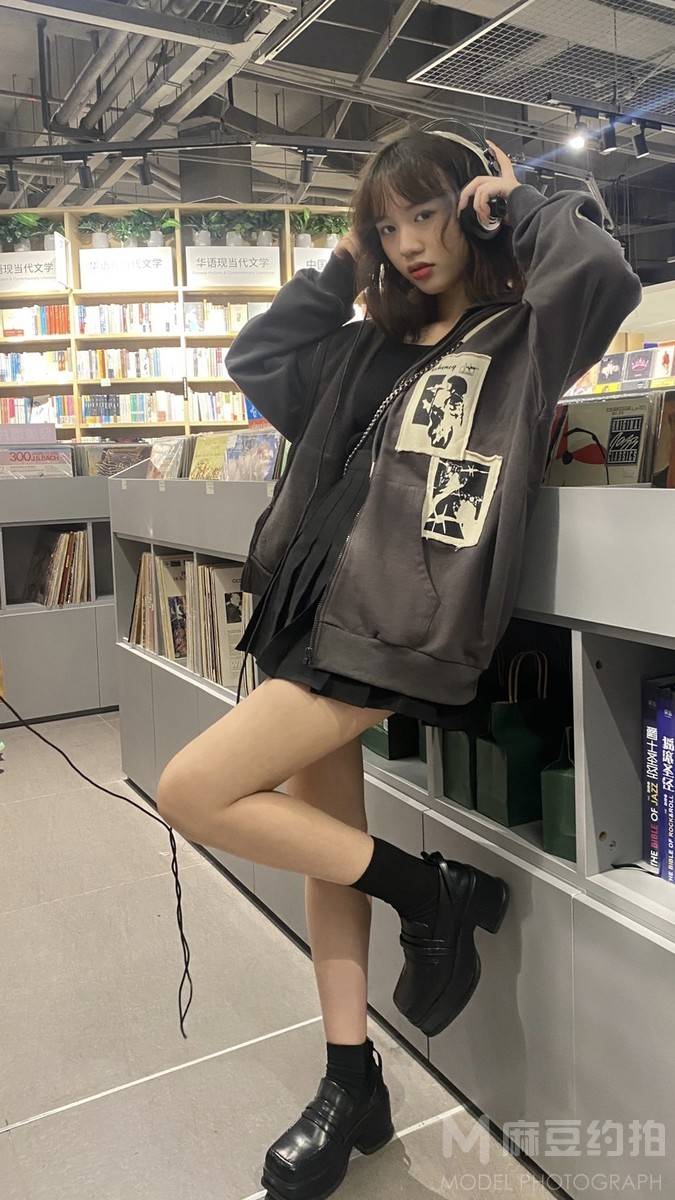 胶片模特