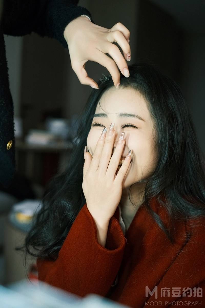情绪模特