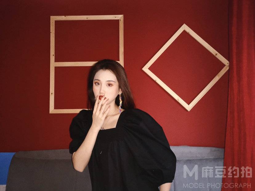 情绪模特