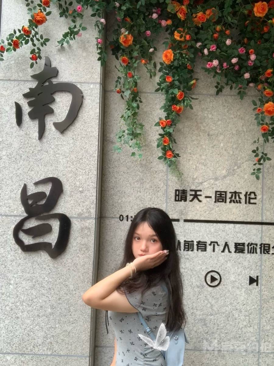 校园模特