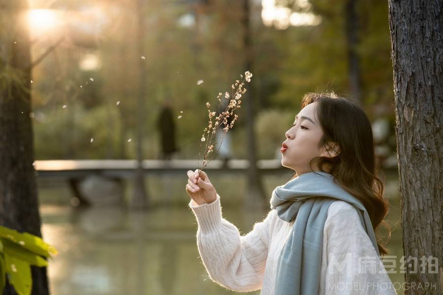 情绪模特