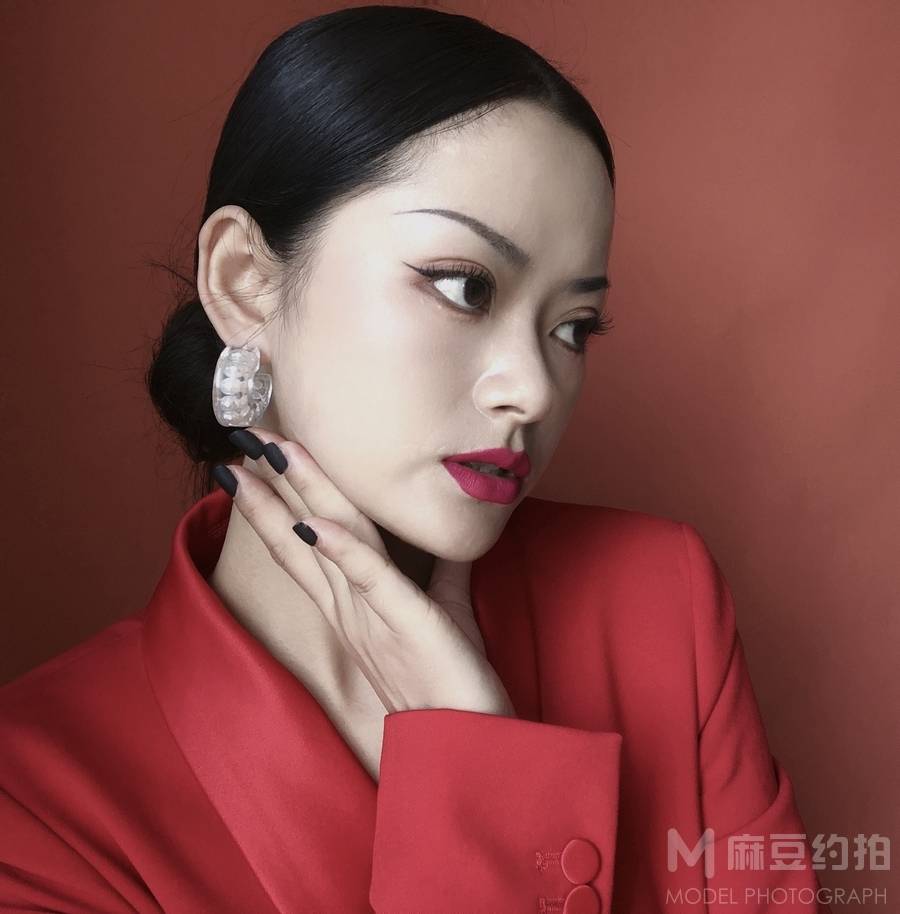 情绪模特