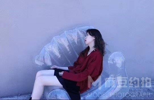 情绪模特