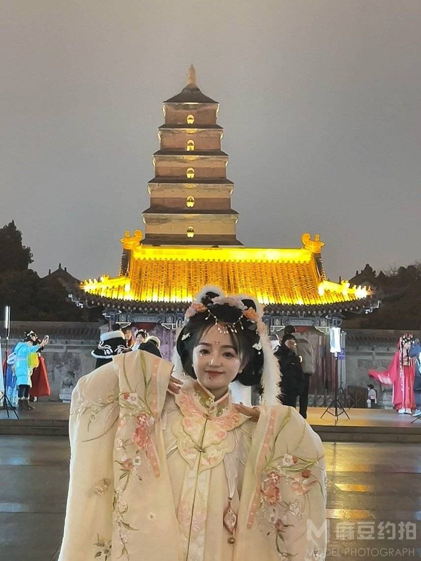 汉服模特