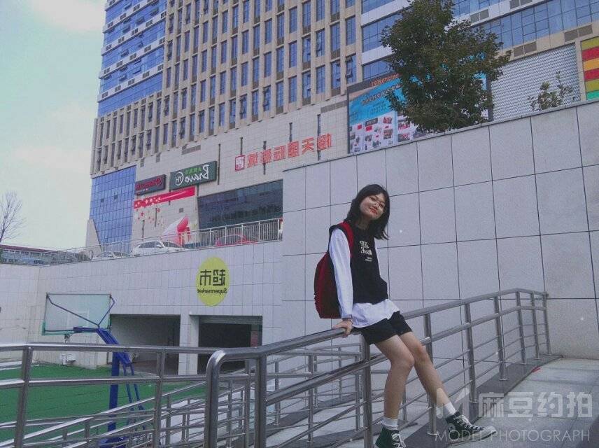 校园模特