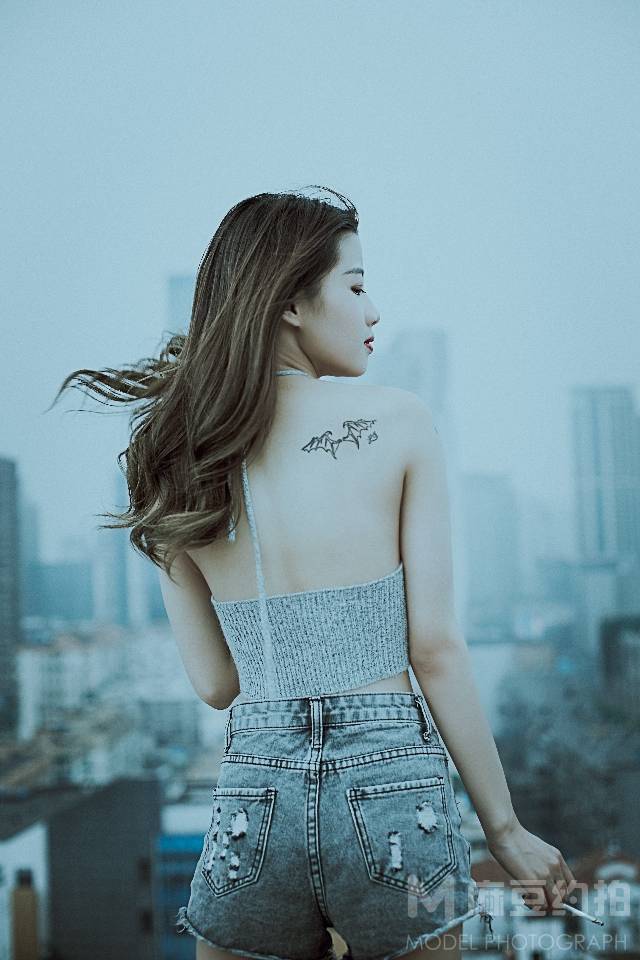 情绪模特