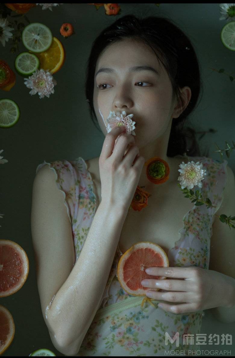 黑白模特