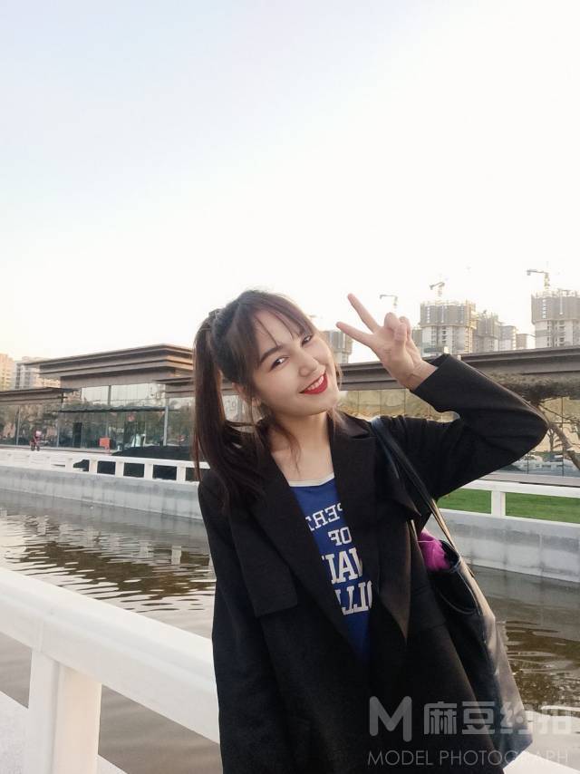 校园模特