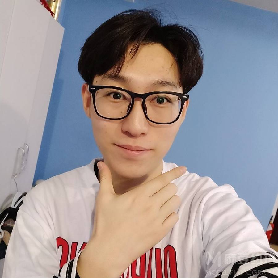 黑白模特
