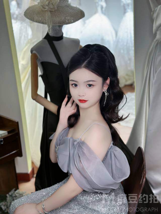 妆容模特