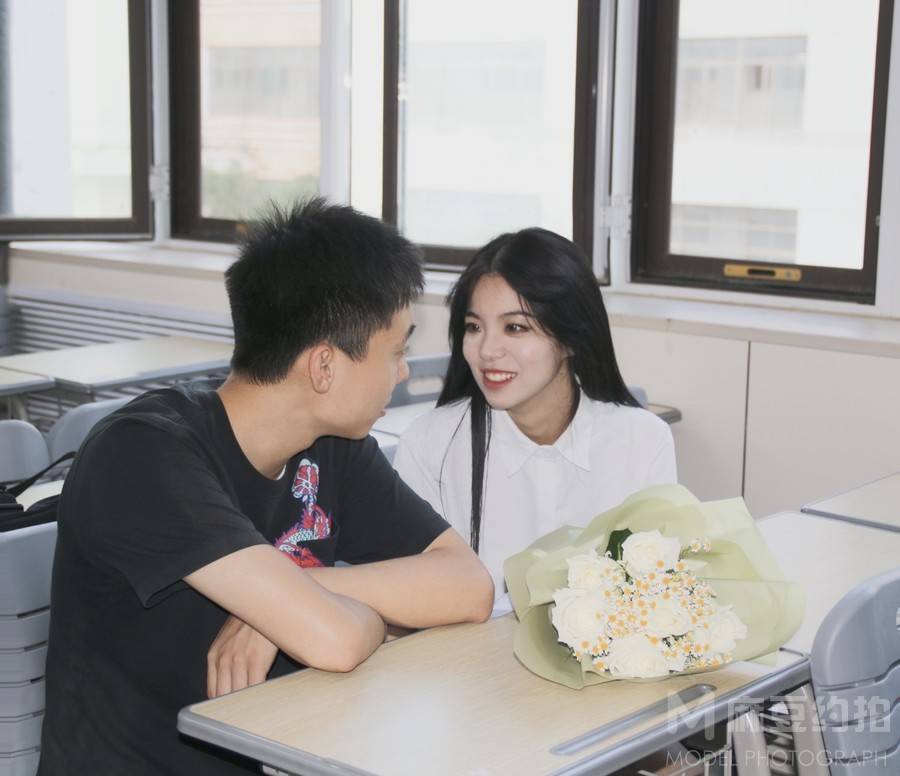 校园模特