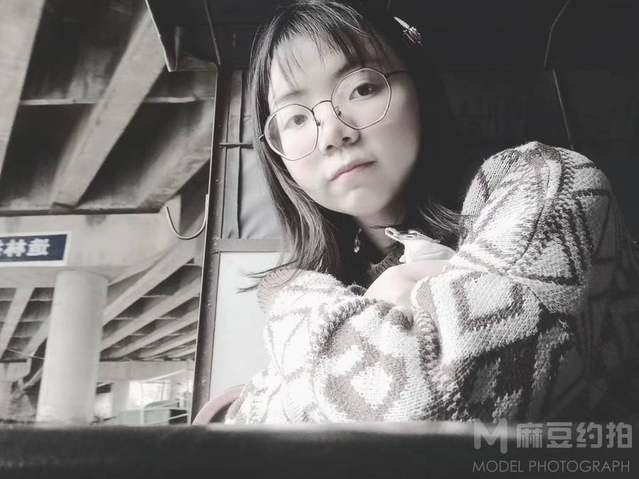 黑白模特