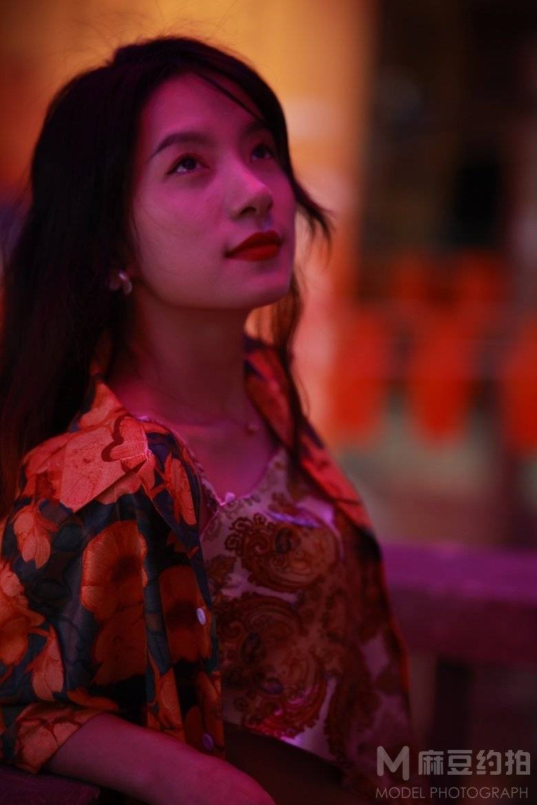 情绪模特