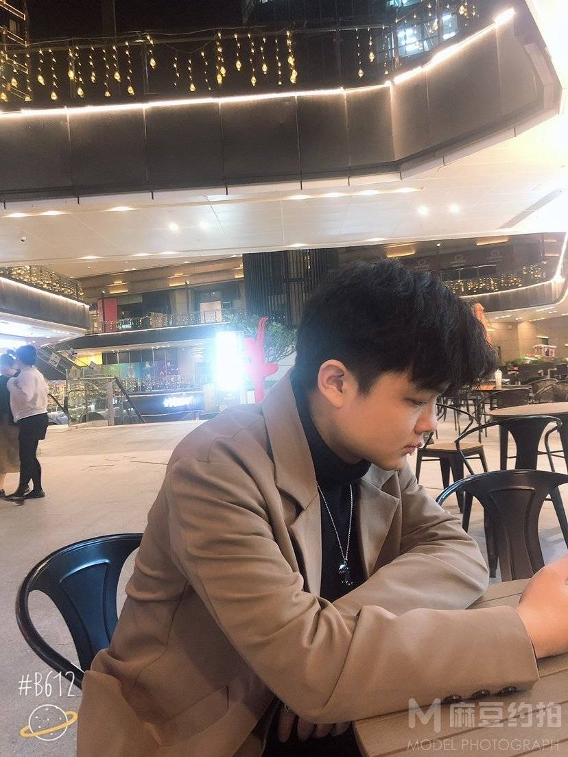 黑白模特
