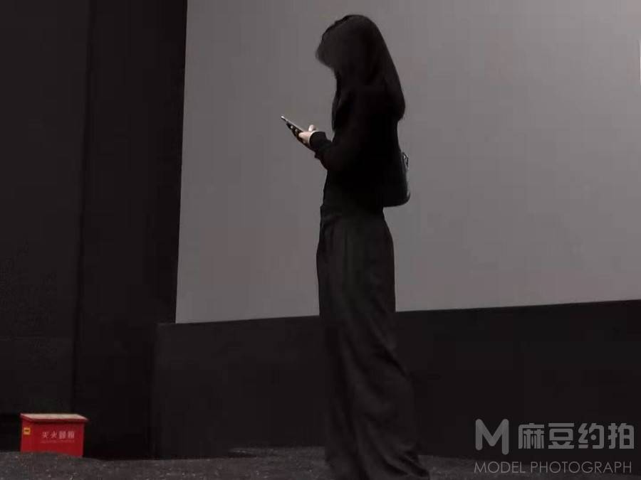 黑白模特