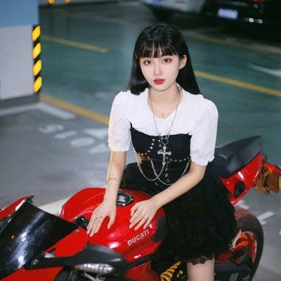 纪实模特