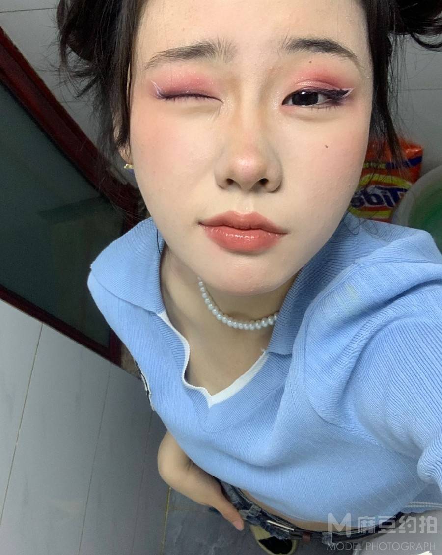 胶片模特
