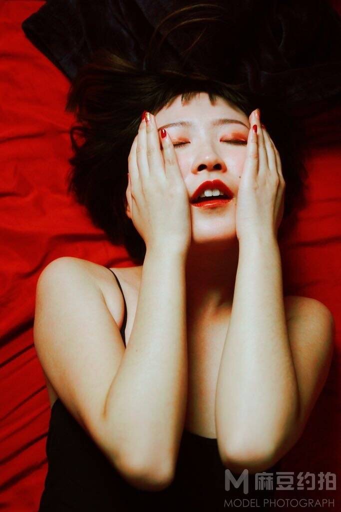 情绪模特