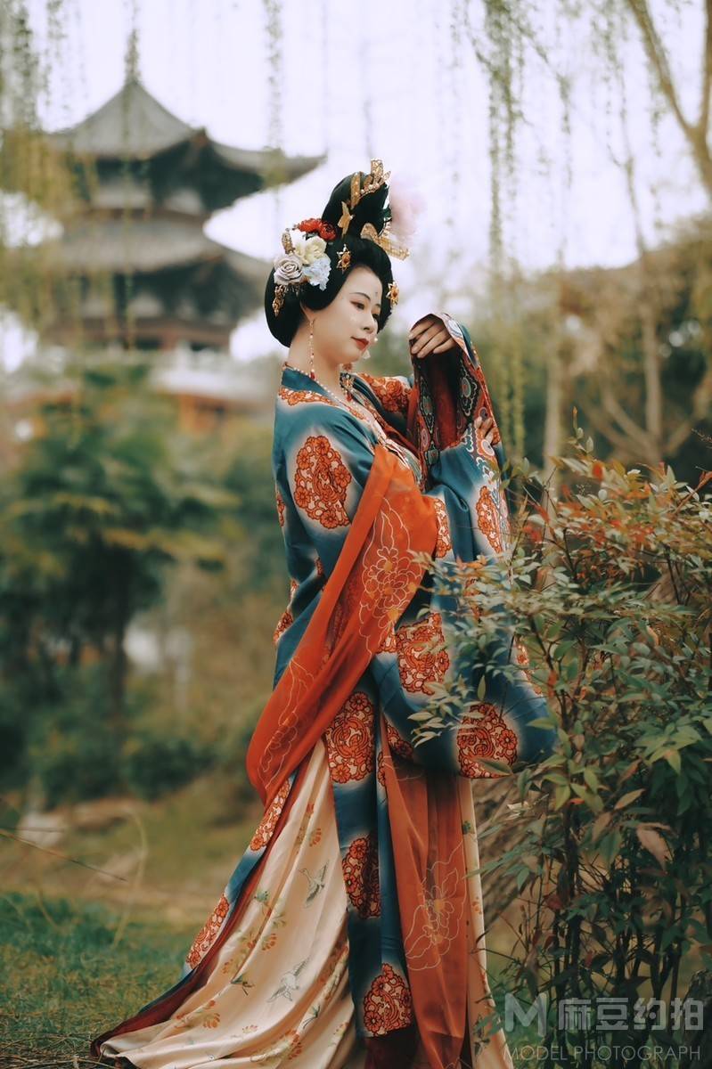 汉服模特