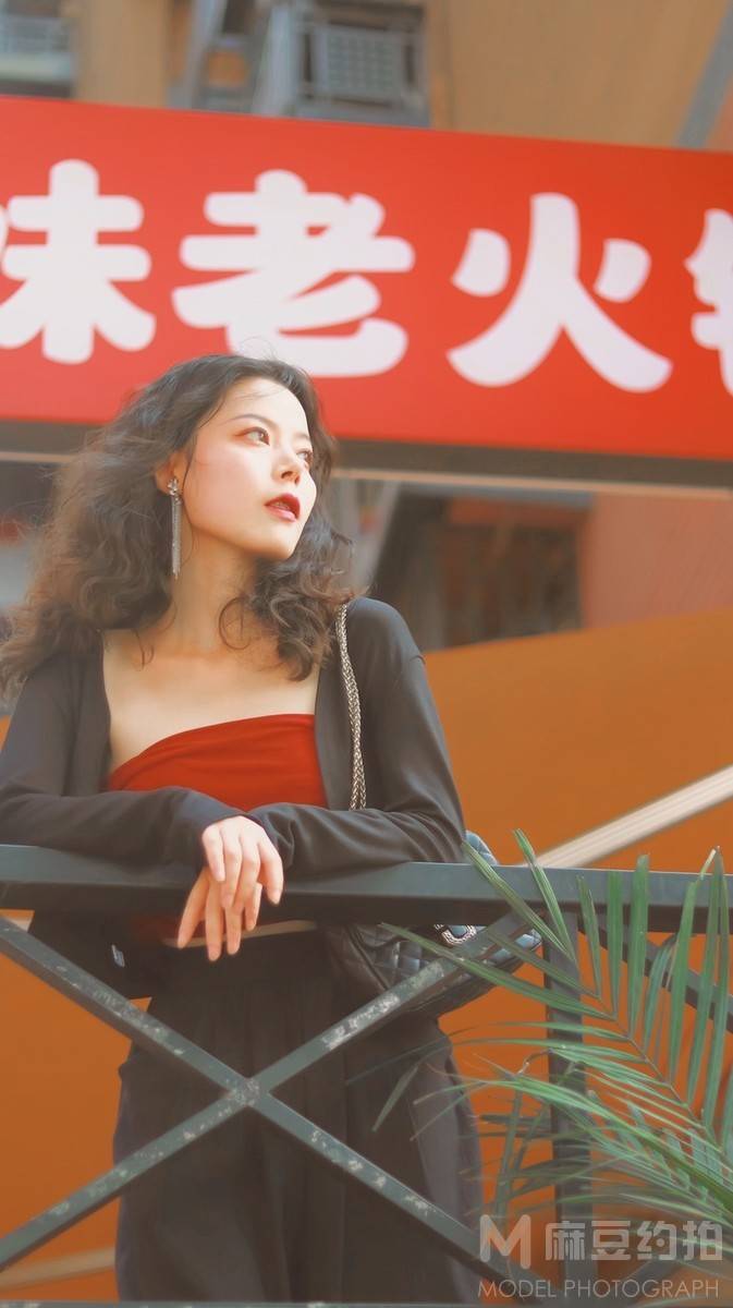 情绪模特