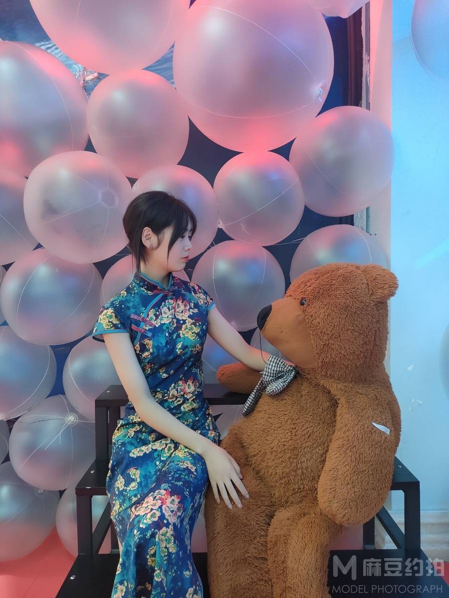 情绪模特