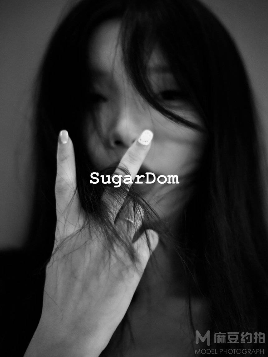 黑白模特