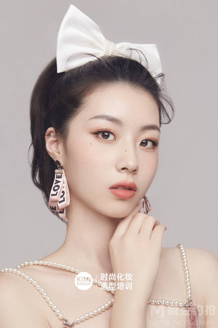 妆容模特
