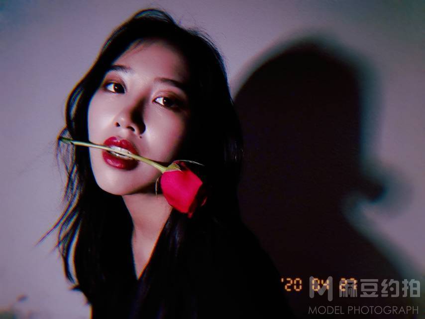 情绪模特