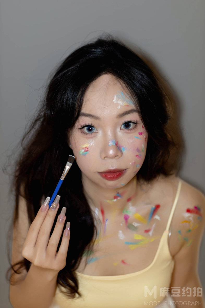 情绪模特