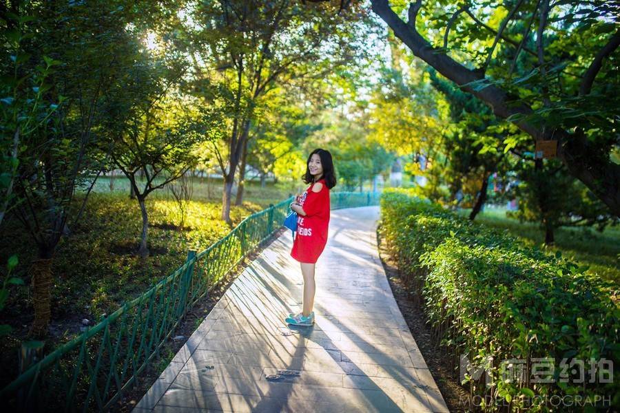 校园模特
