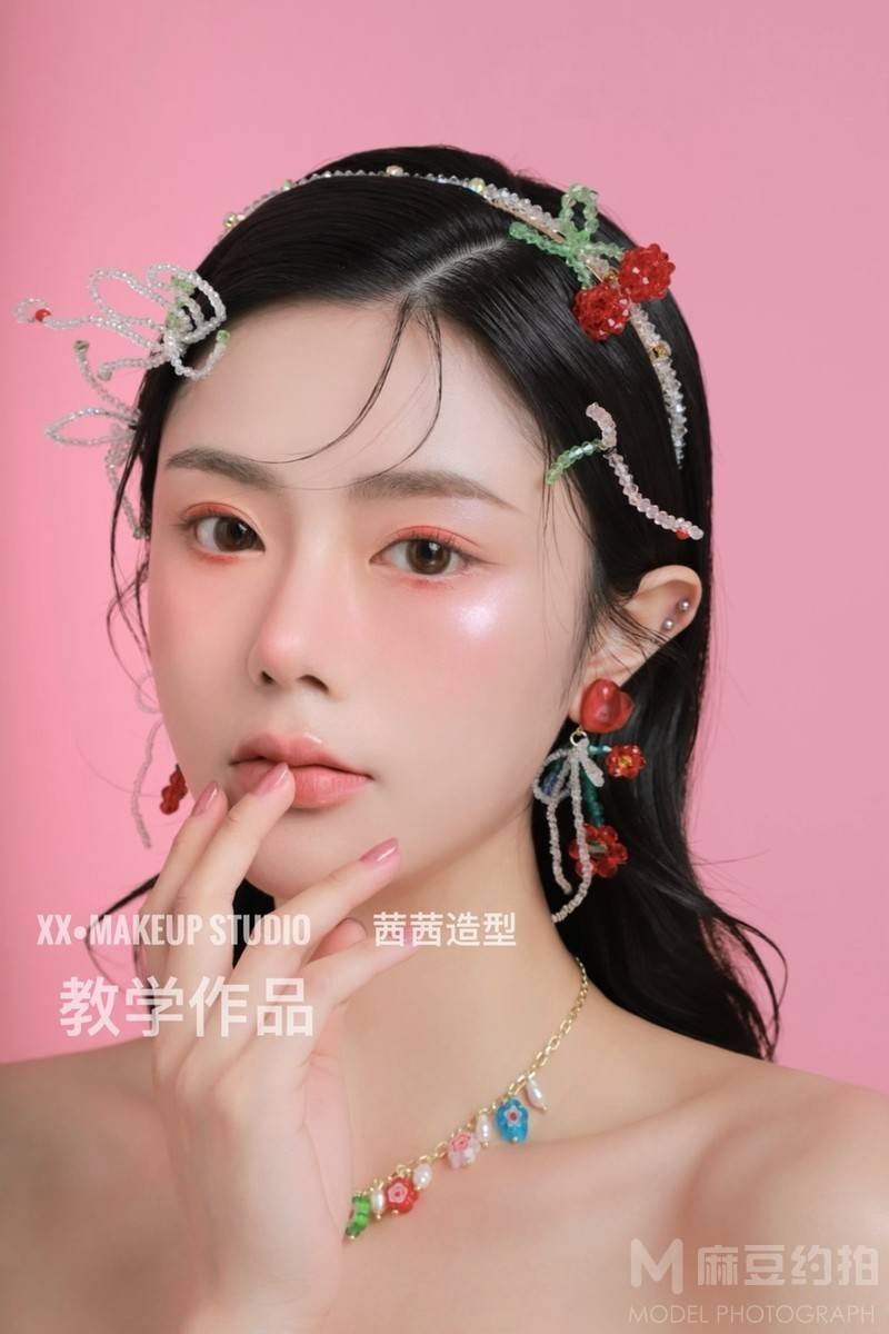 妆容模特