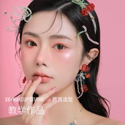 妆容模特