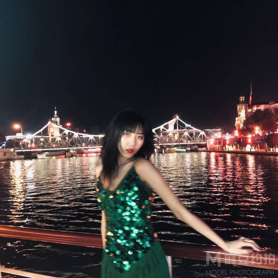夜景模特