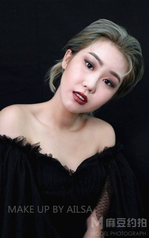 妆容模特