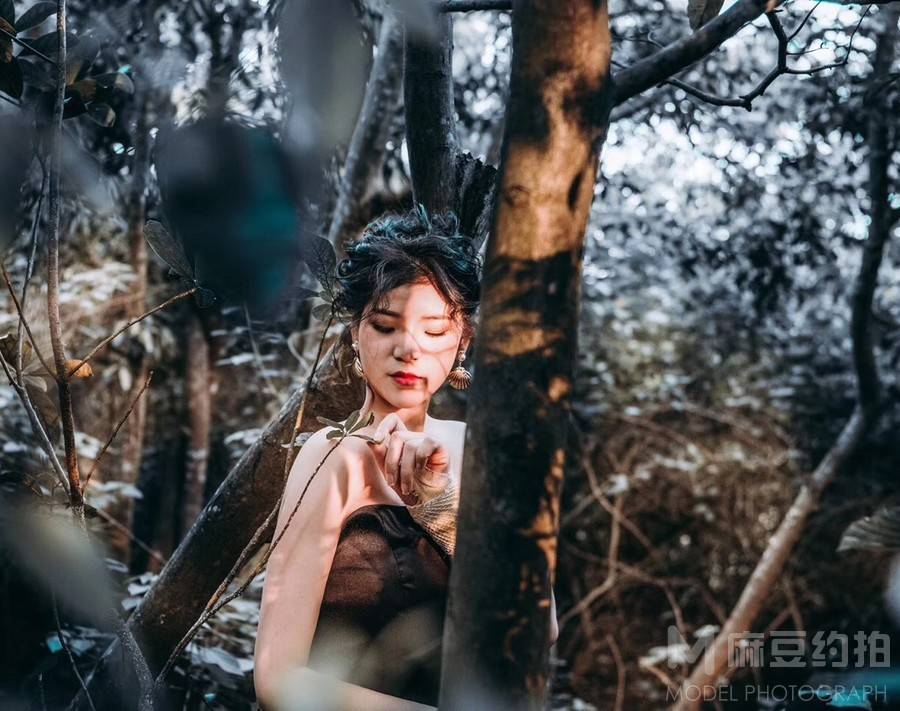 情绪模特