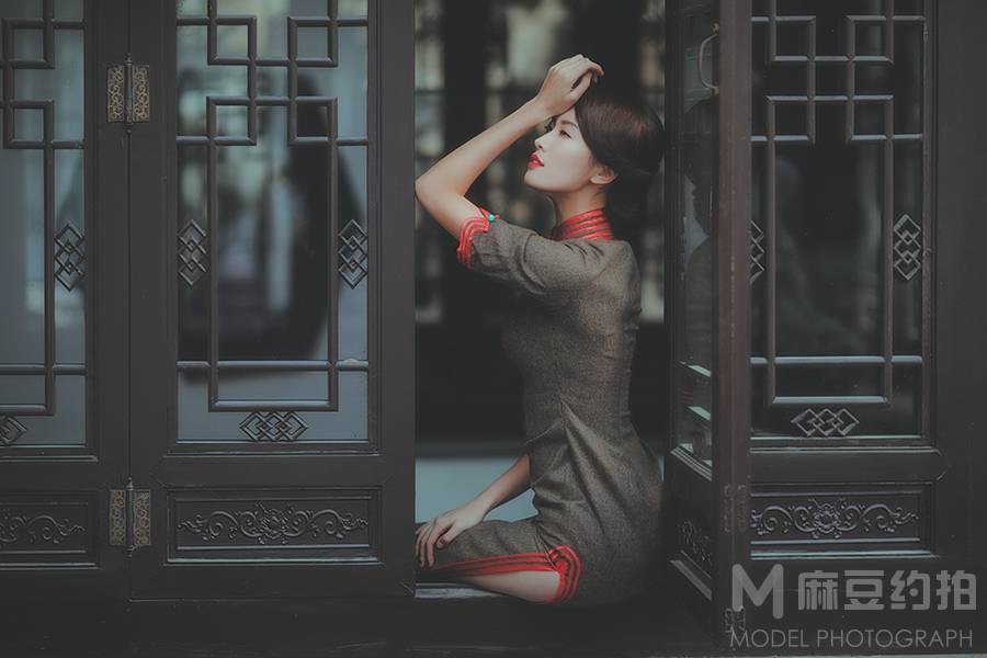 情绪模特