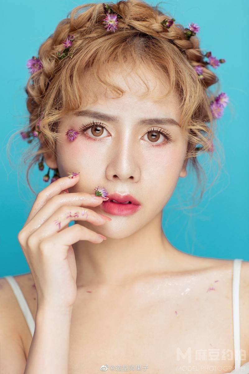 妆容模特