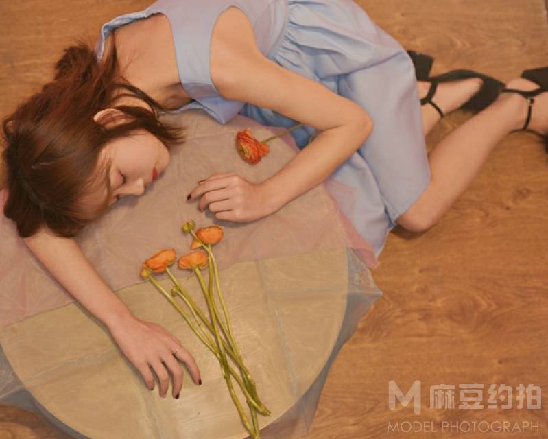 情绪模特