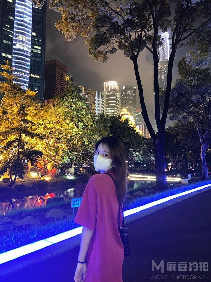 夜景模特