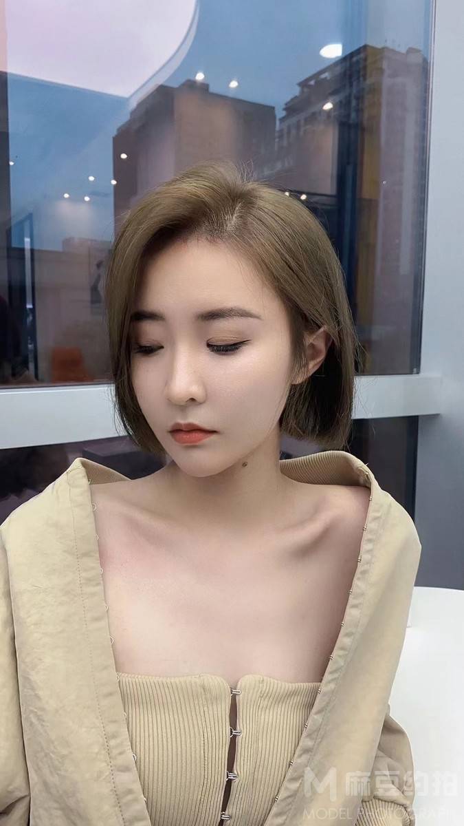 纪实模特